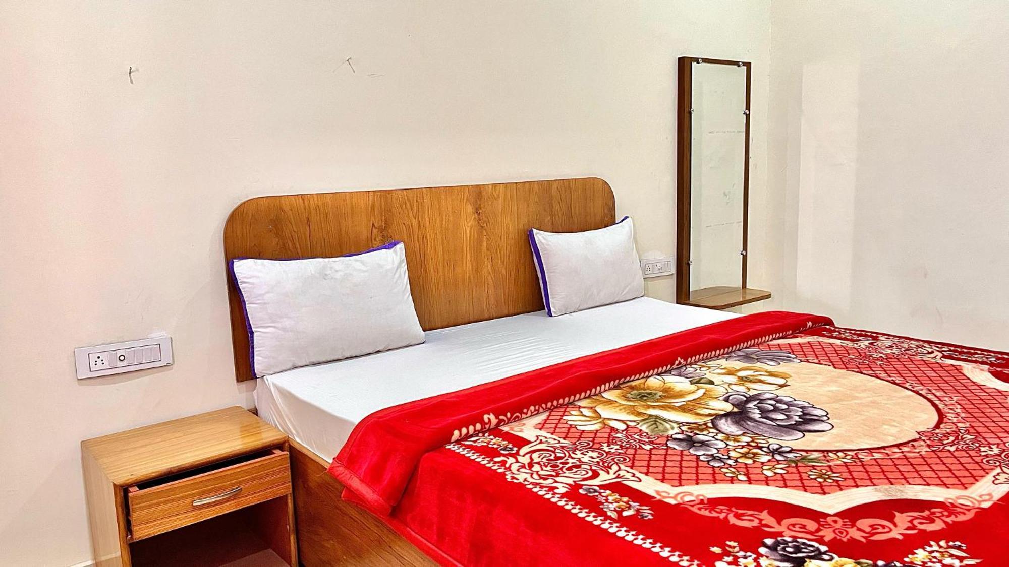 Aditya Palace Orchha Extérieur photo