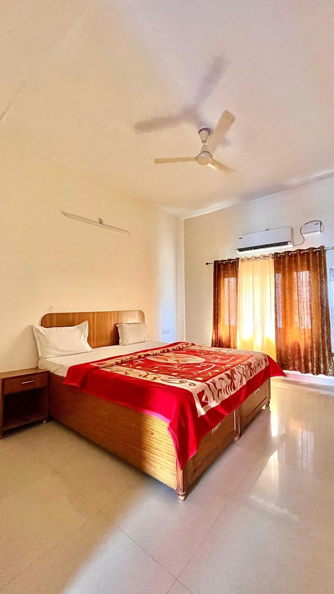Aditya Palace Orchha Extérieur photo