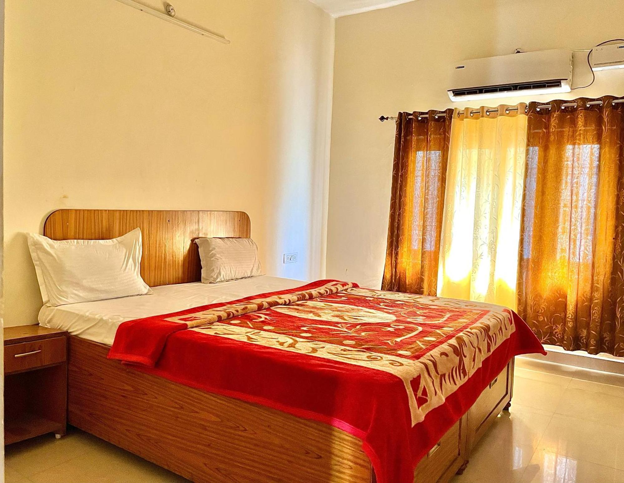 Aditya Palace Orchha Extérieur photo